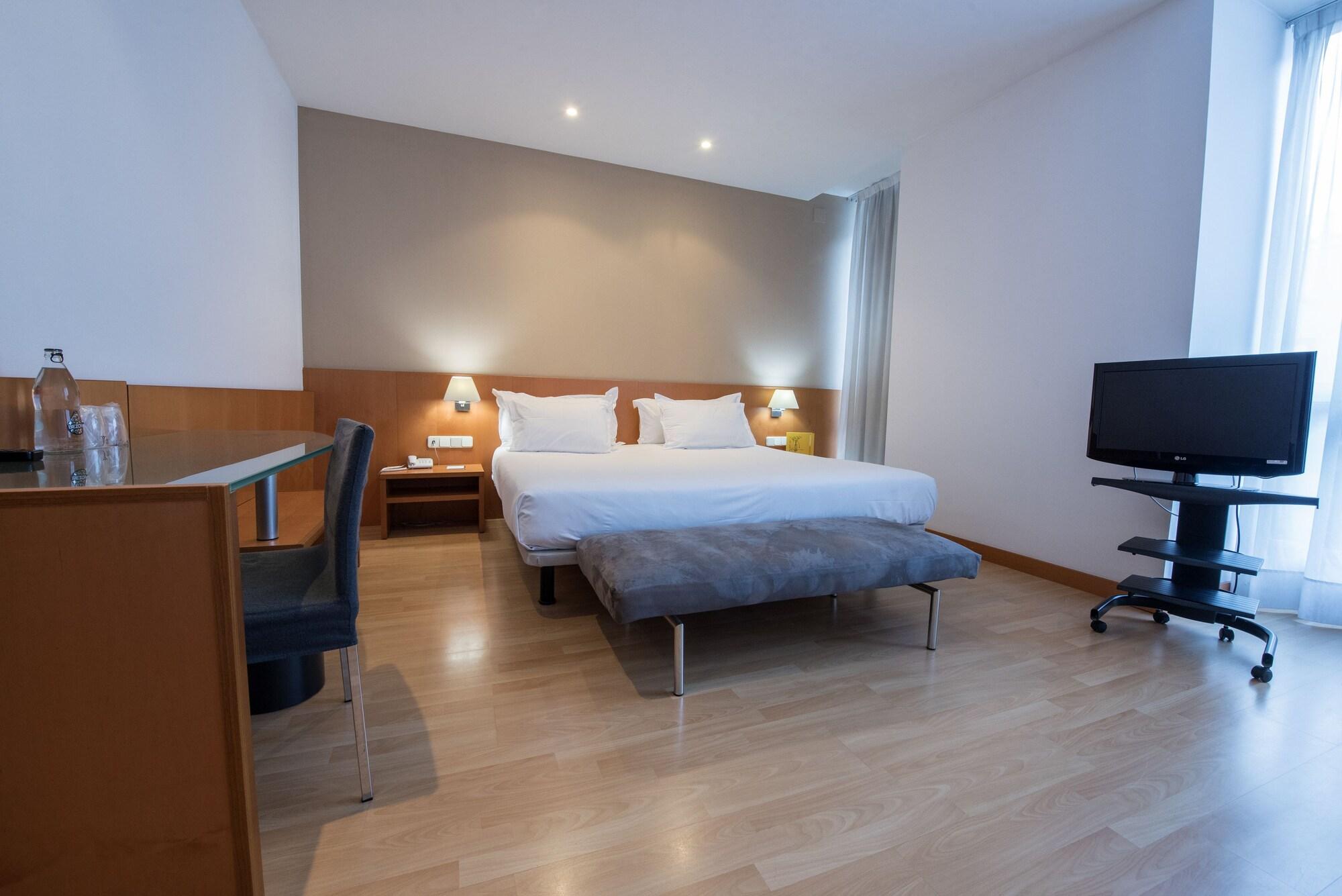 Silken Sant Gervasi Hotel Barcelona Bagian luar foto