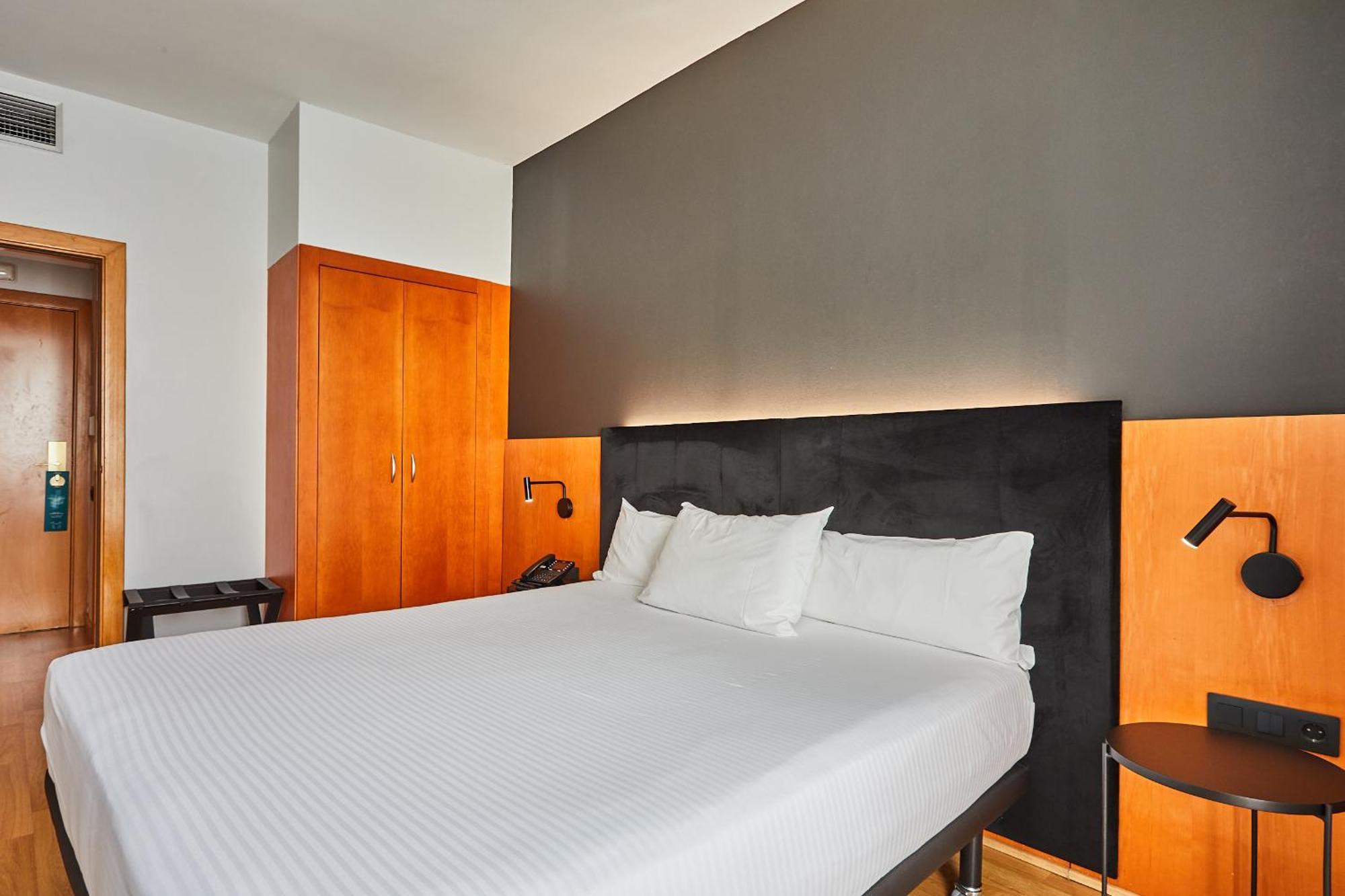 Silken Sant Gervasi Hotel Barcelona Bagian luar foto