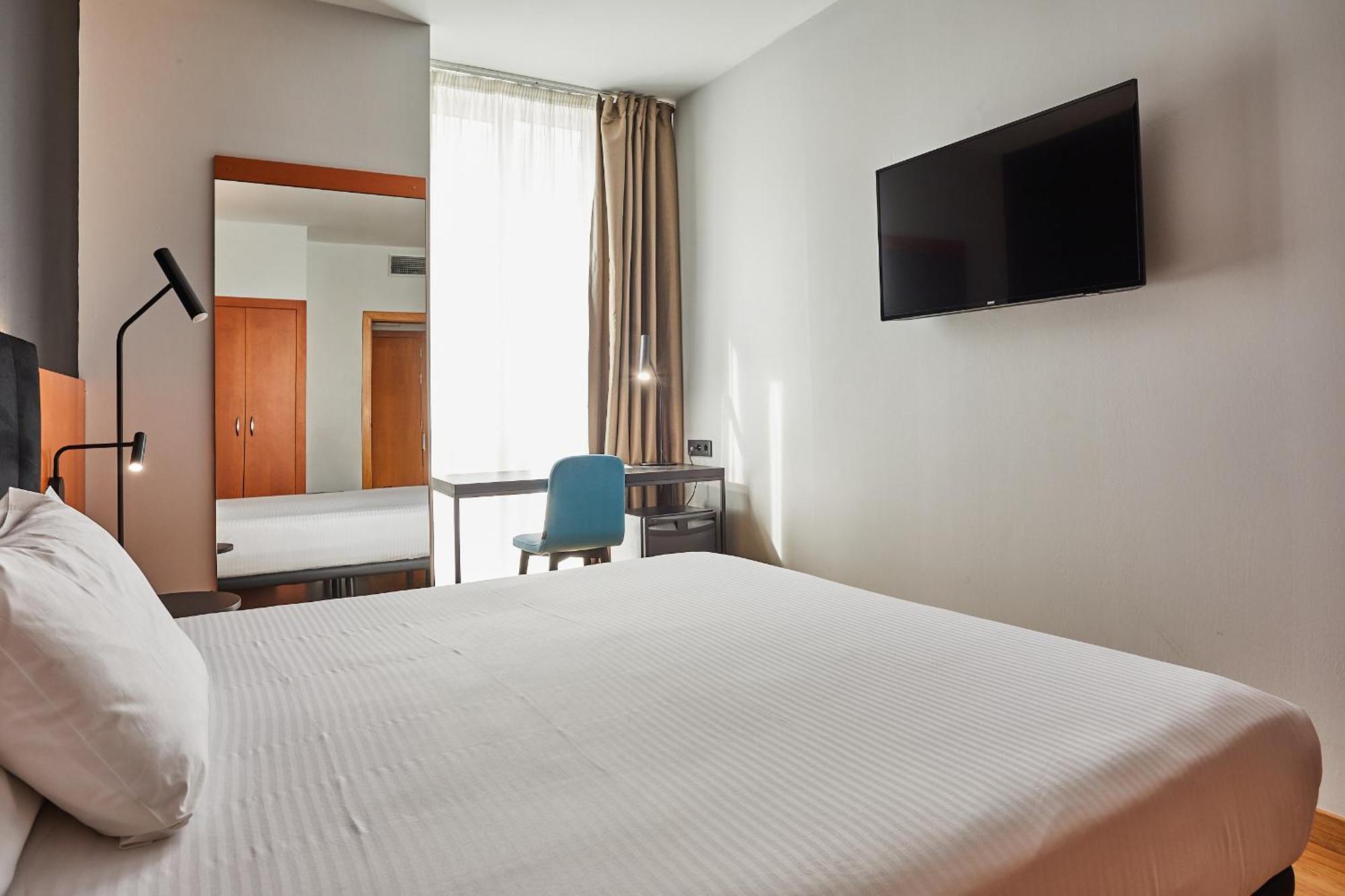 Silken Sant Gervasi Hotel Barcelona Bagian luar foto