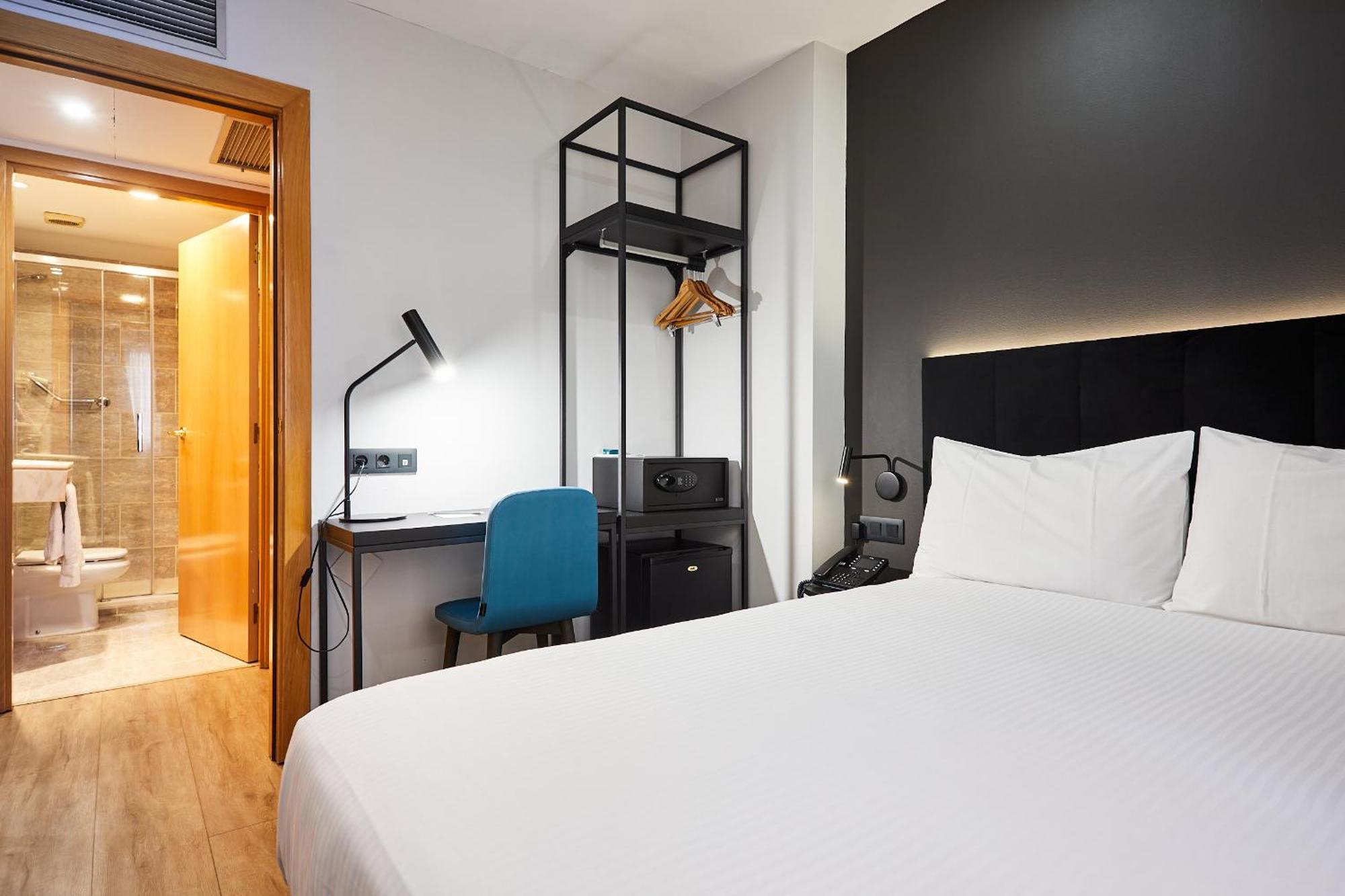 Silken Sant Gervasi Hotel Barcelona Bagian luar foto