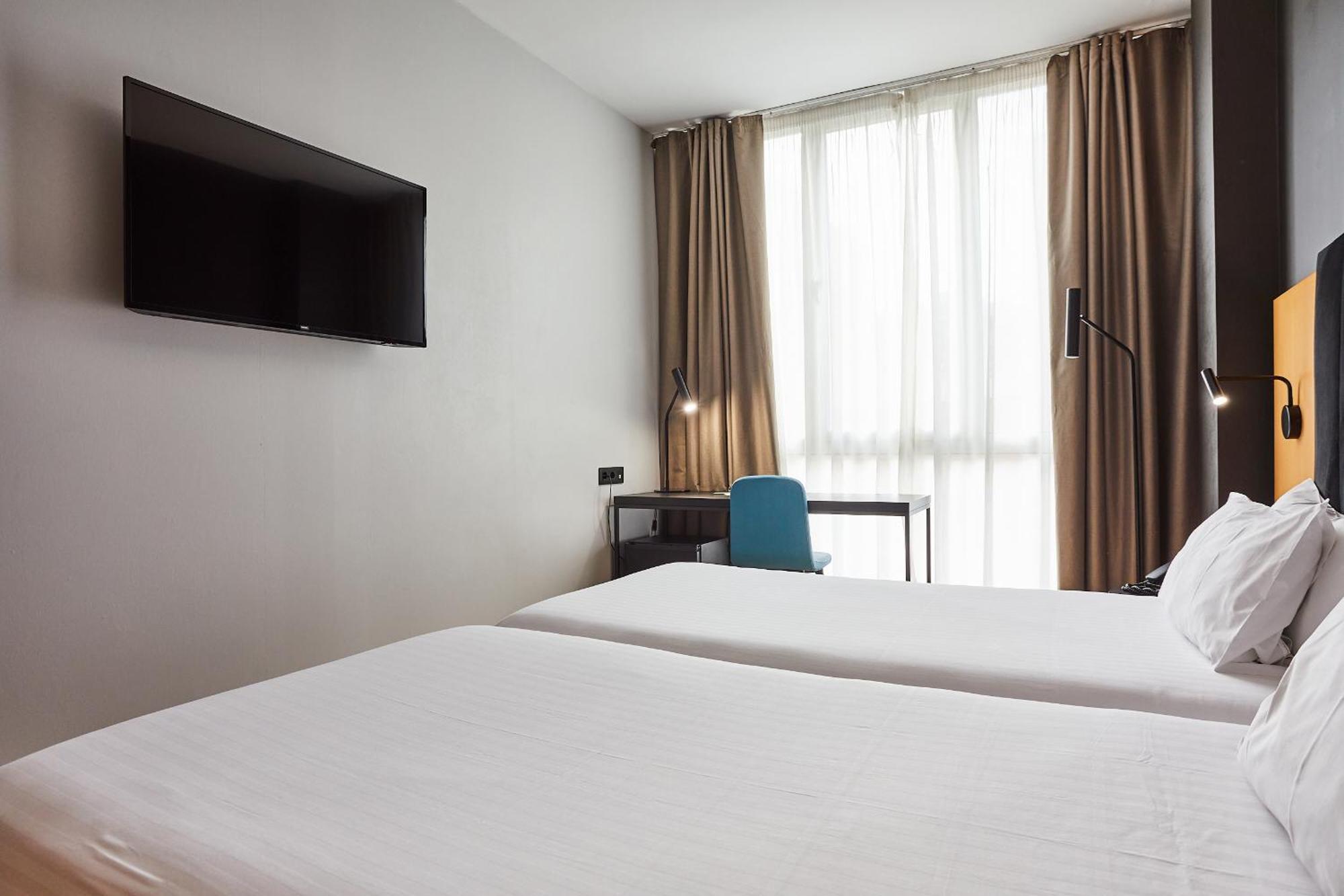 Silken Sant Gervasi Hotel Barcelona Bagian luar foto