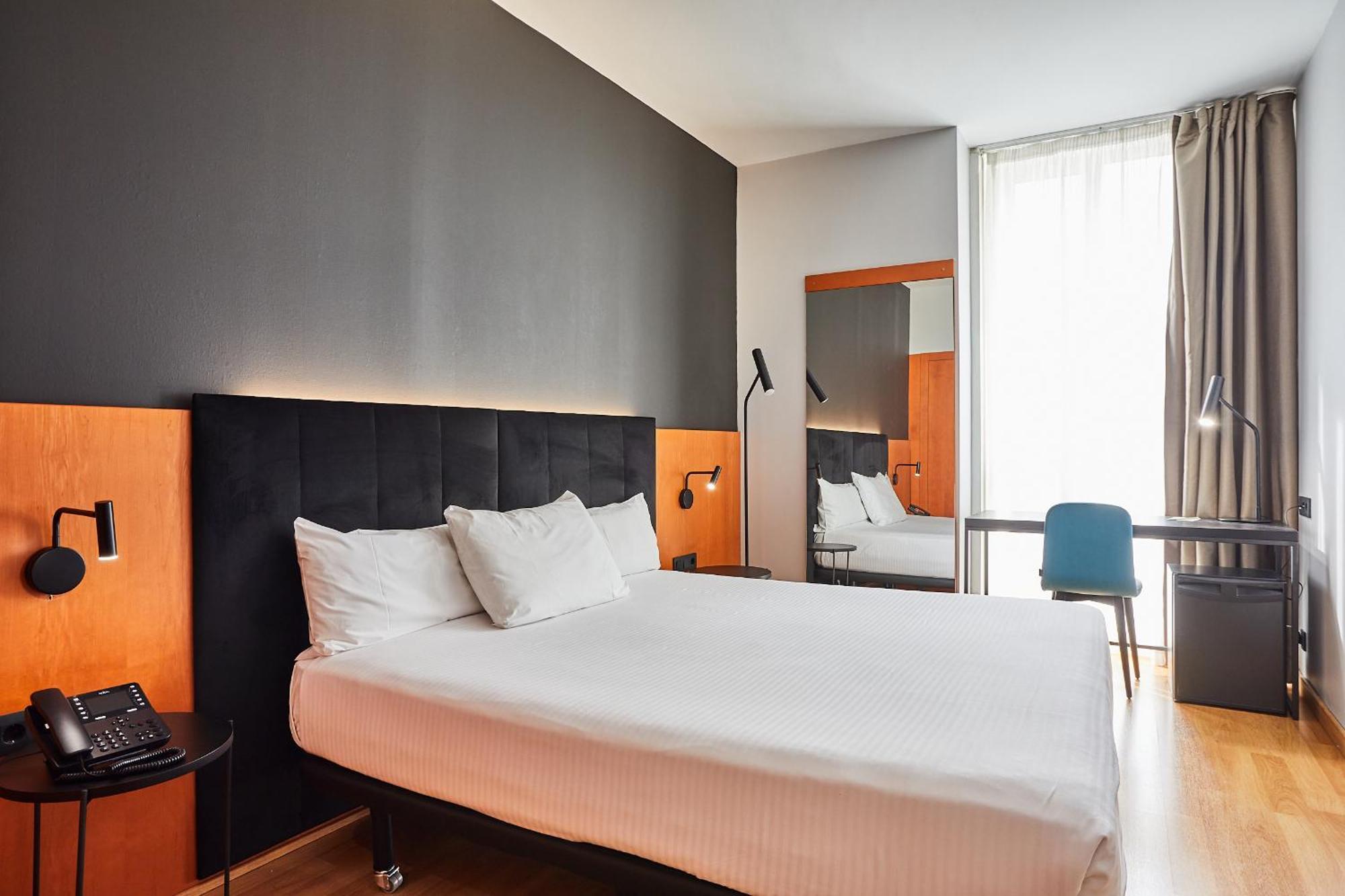 Silken Sant Gervasi Hotel Barcelona Bagian luar foto